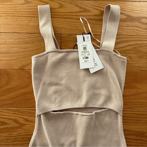 Dynamite cut out midi beige knit dress - Picture 4 of 8